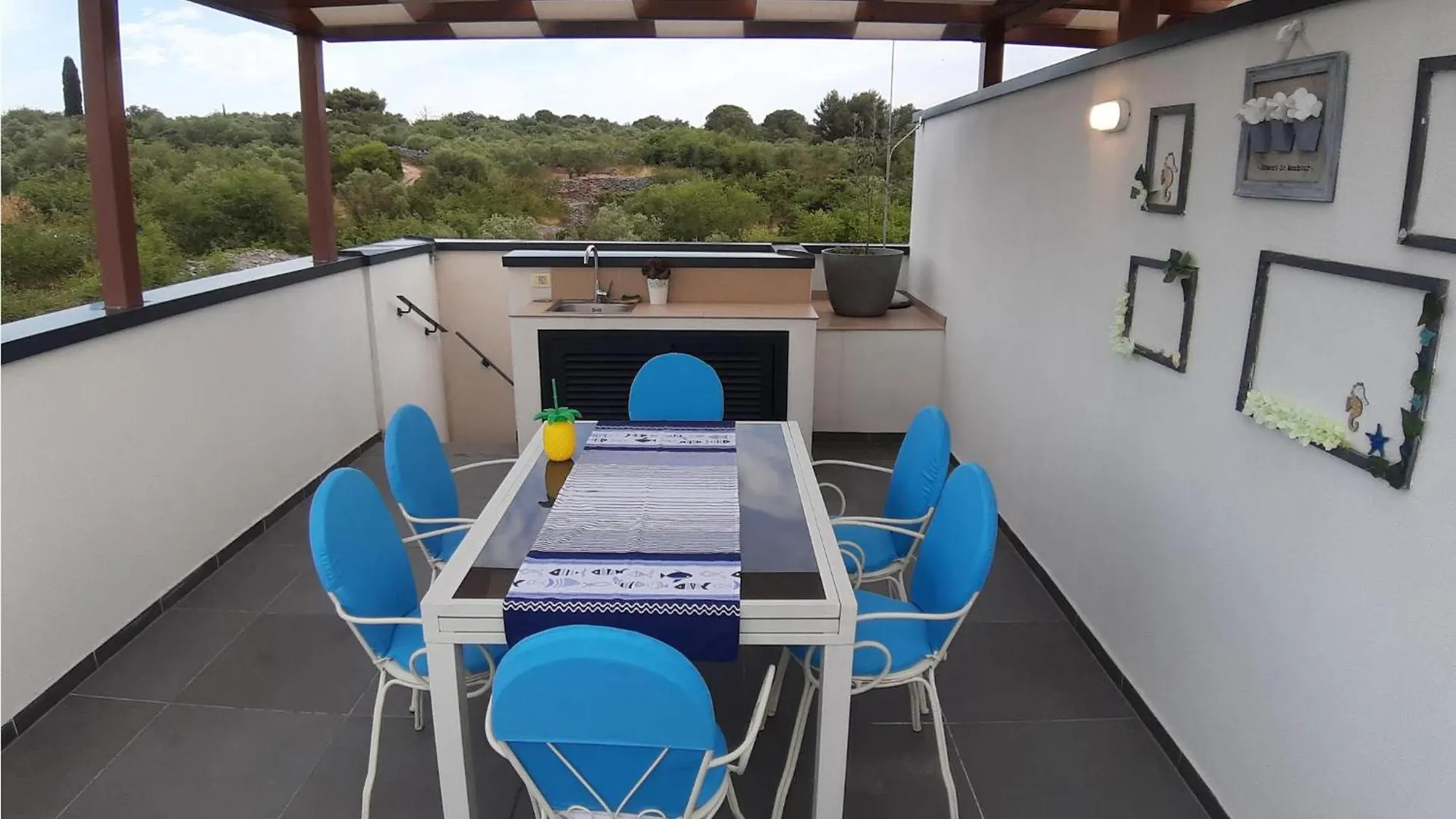 2 Bedroom Beautiful Apartment In Okrug Gornji Trogir