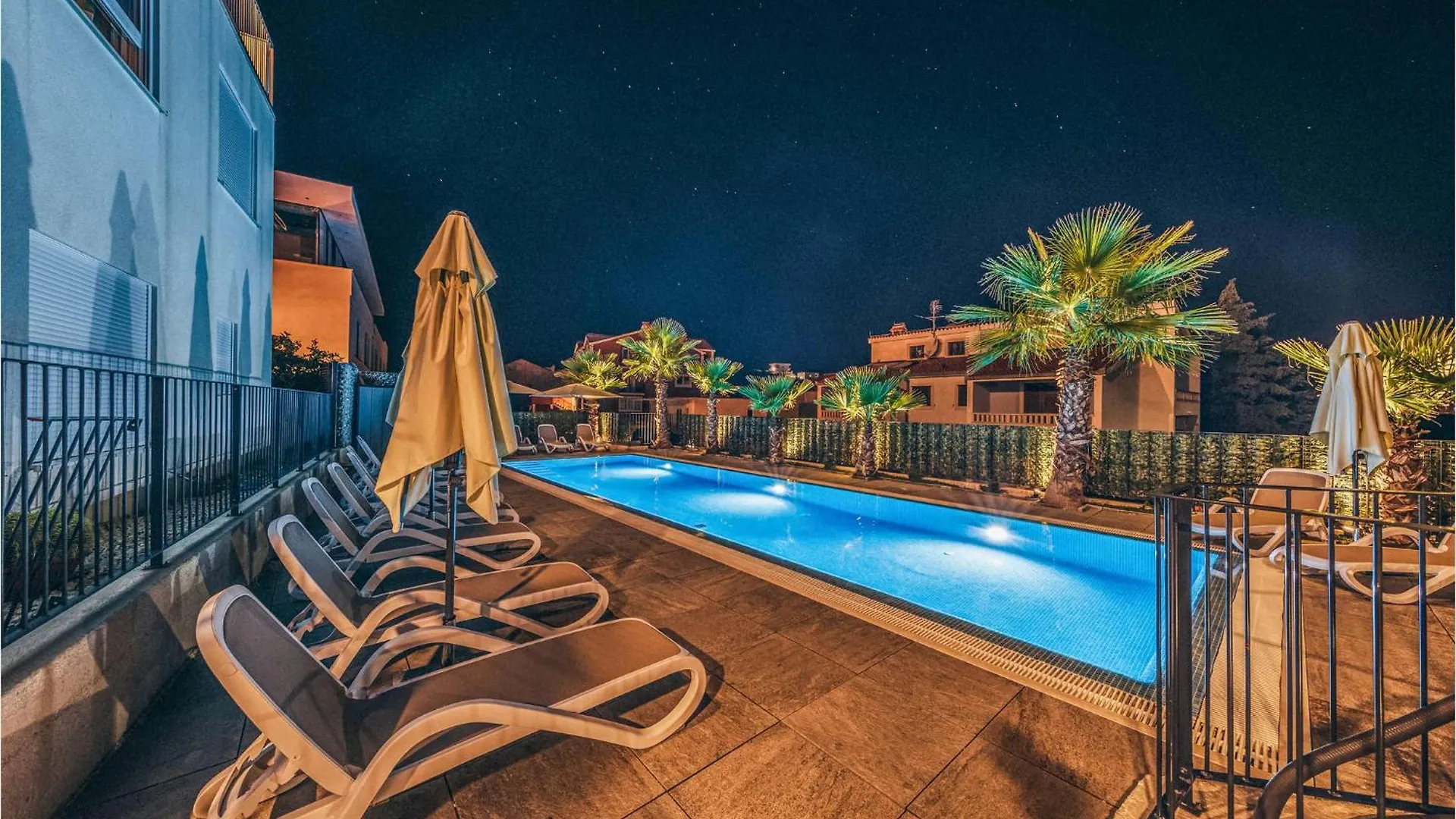2 Bedroom Beautiful Apartment In Okrug Gornji Trogir
